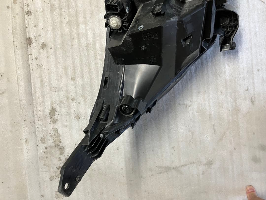 中古品　ホンダ　CR-V LEDヘッドライト　STANREY W4744