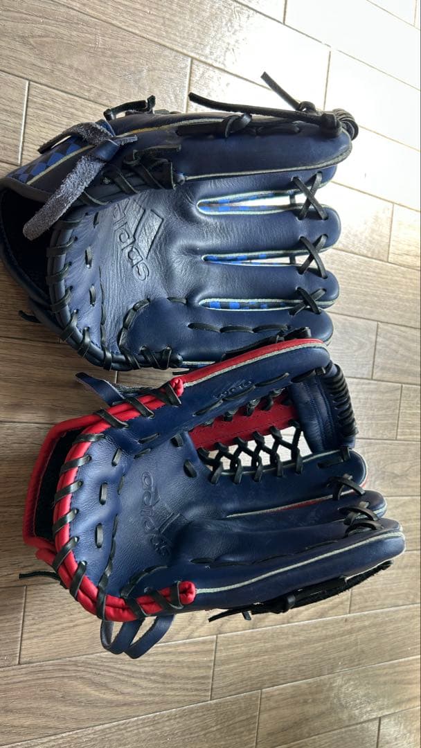 し*ま様 adidas 廃盤品　数量限定発売 ドット・デザイングローブ 赤と青２