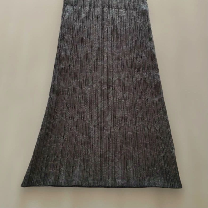 PLEATS PLEASEイッセイミヤケ　ロングワンピース　ヘビ柄　ブラウン