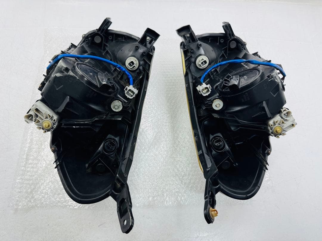 IQ KGJ10/NGJ10 後期 　HIDバラスト全付き（左右セット）