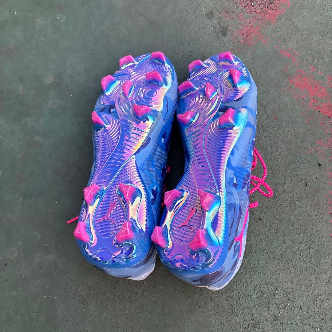 Puma サッカーシューズ FG迷彩柄 青・ピンク