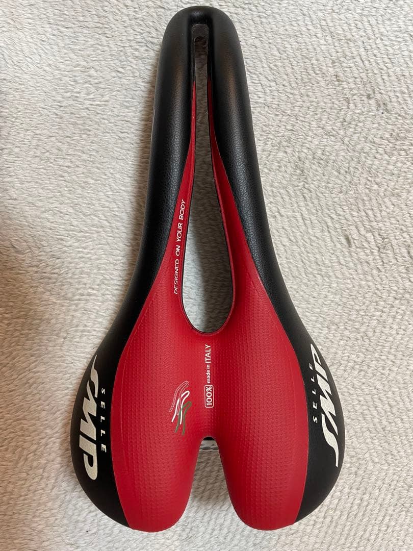 Selle SMP hell サドル 赤/黒