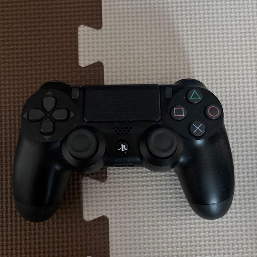 PlayStation 4 本体とコントローラー2台セット