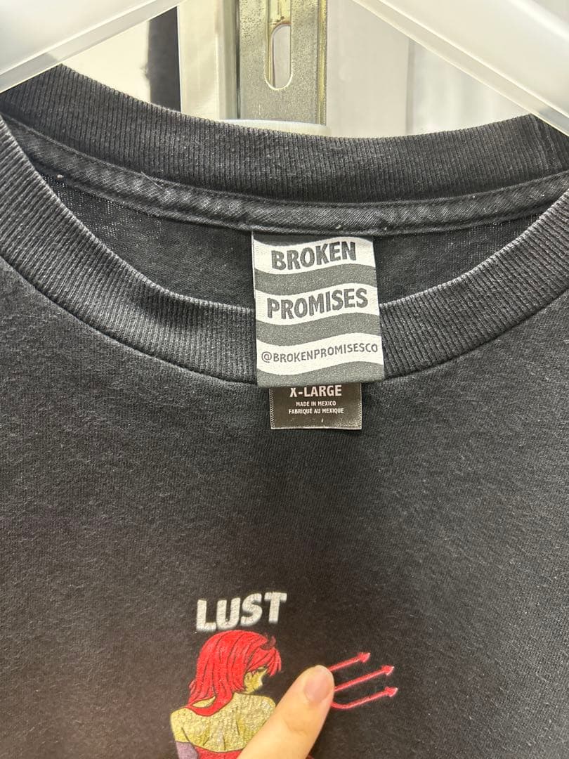 BROKEN PROMISESグラフィックオーバーサイズTシャツ