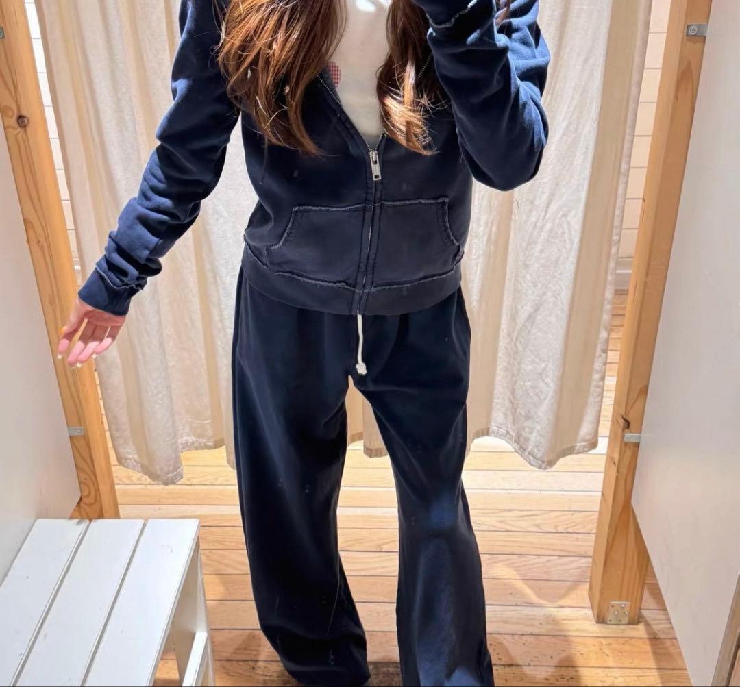 【Brandy Melville】zip up hoodie