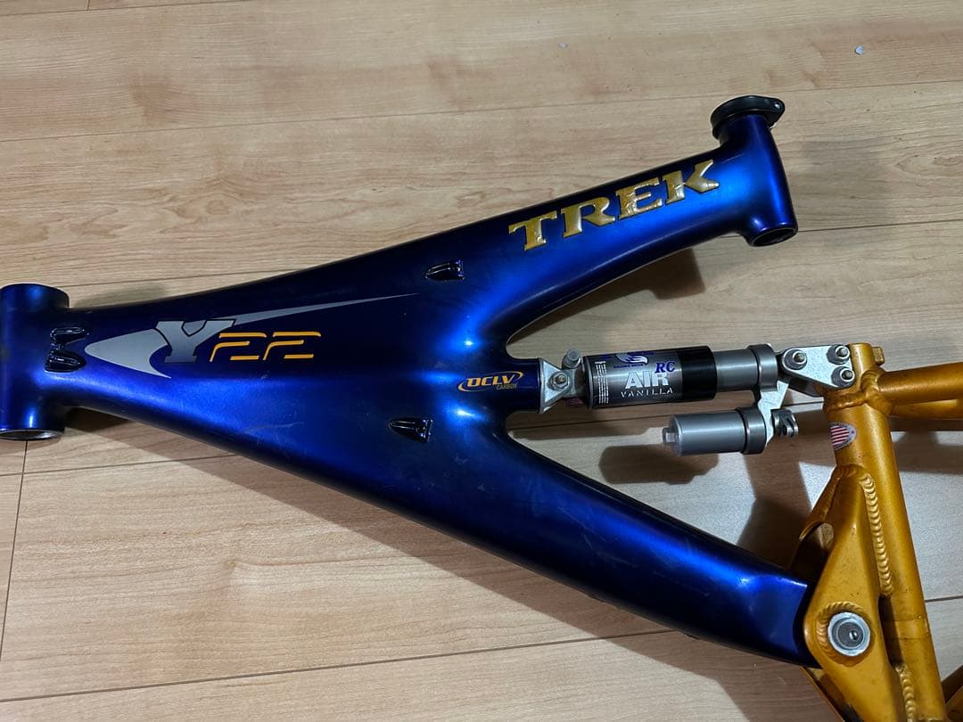 貴重品 最終改良型TREK Y22 OCLV カーボンフレーム　トレック Y33