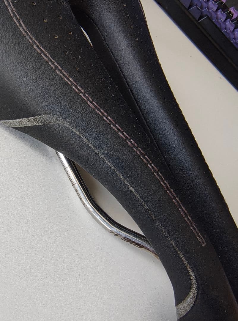 サドル　selle italia novus・スーパーフロー・エンデュランス