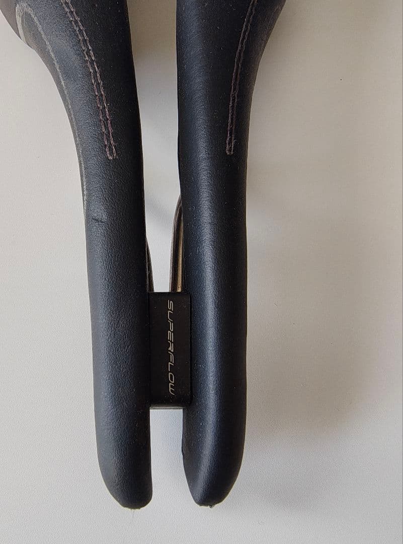 サドル　selle italia novus・スーパーフロー・エンデュランス