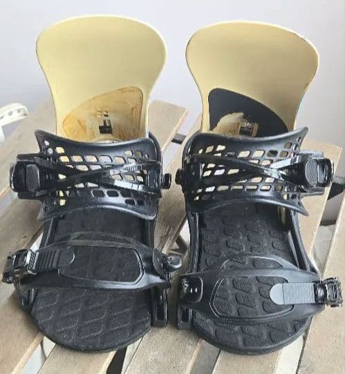 BURTON CORE.LTD ストラップはGENESIS