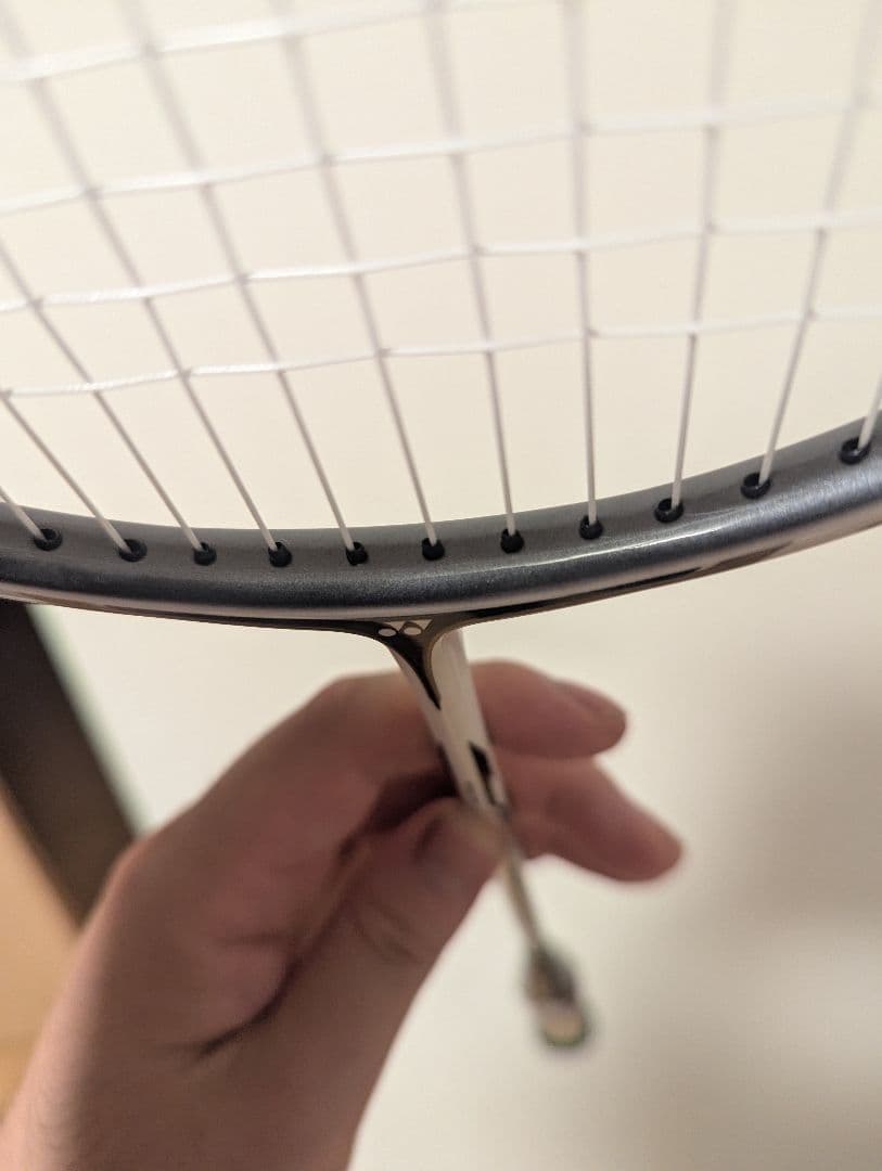 美品中古　２０２４年版　YONEX Carbonex 20 バドミントンラケット
