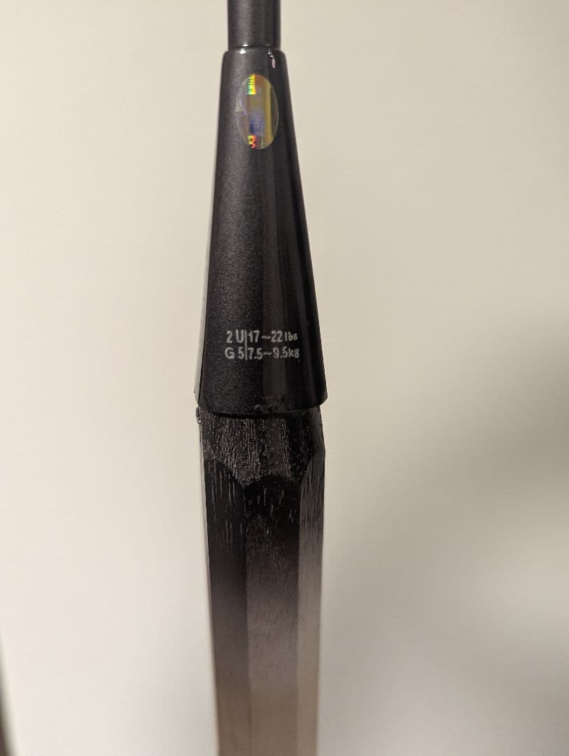 美品中古　２０２４年版　YONEX Carbonex 20 バドミントンラケット