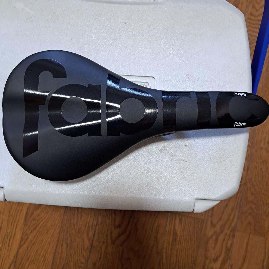 fabric Scoop Pro Team Flat カーボンレールサドル