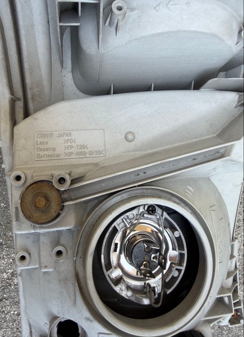 TOYOTA純正200系　ヘッドライト