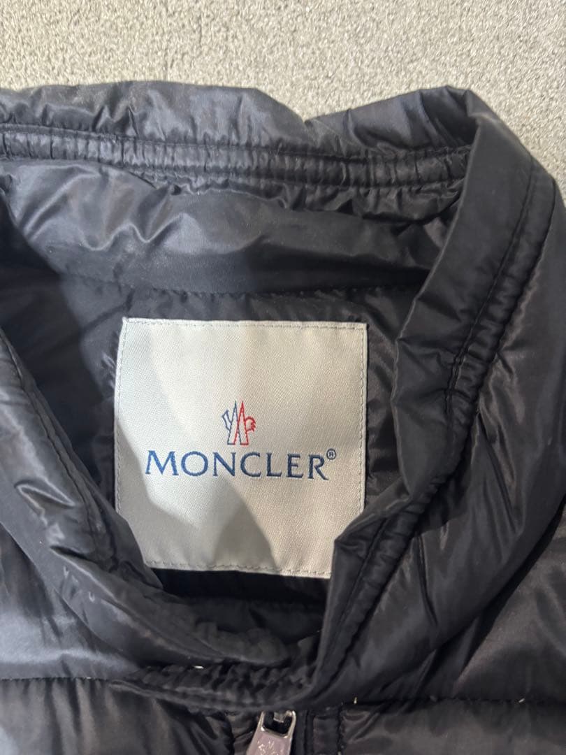 MONCLER（モンクレール）ダウンベスト黒