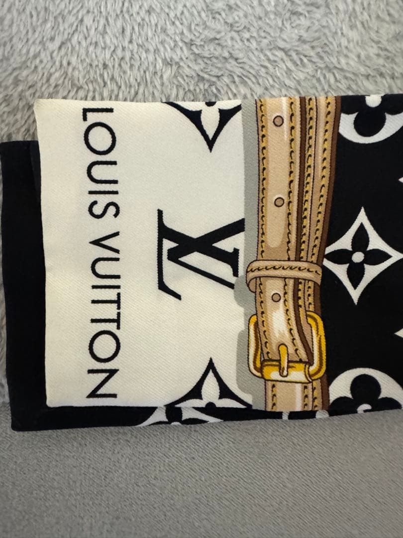 Louis Vuitton モノグラムスカーフ