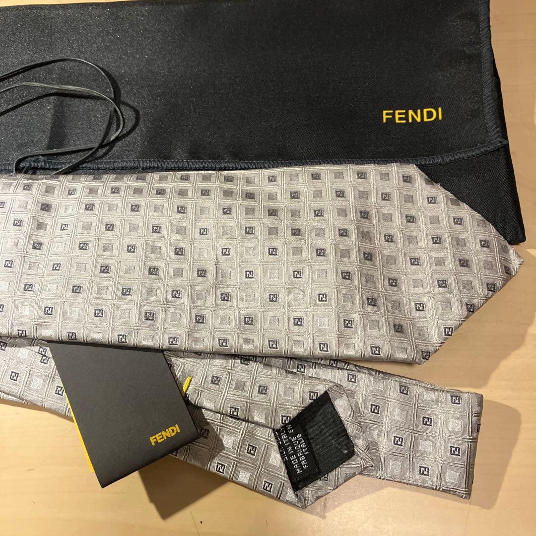 FENDI フェンディ ネクタイ 不織布ケース付き