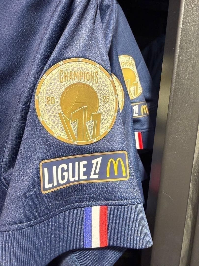 PSG　パリ市内公式ストア購入　クヴァラツヘリア