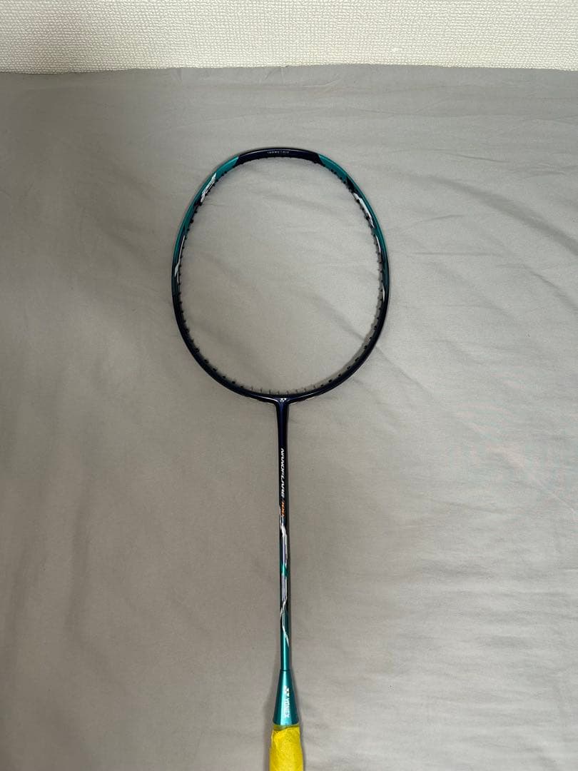 YONEX バドミントンラケット　NANOFLARE700 (4UG6)ケース付