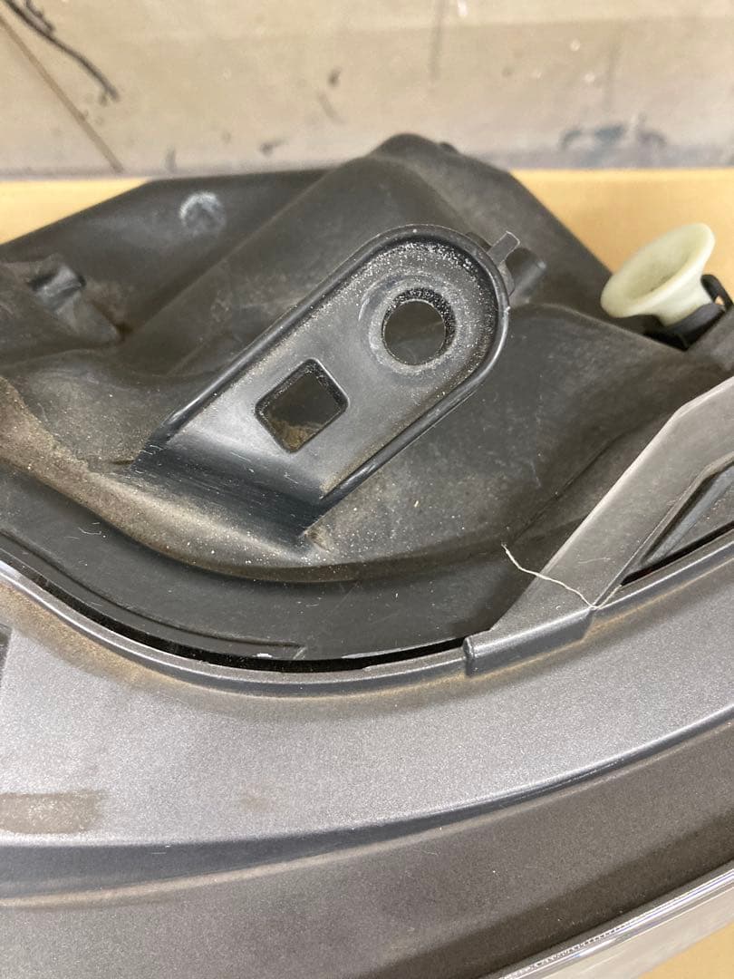 クラウンマジェスタ　210 純正ヘッドライト左