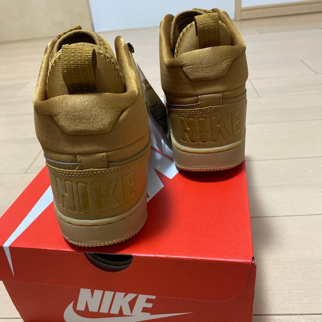 【新品未使用】タグ付きNike ハイカットシューズ ベージュ