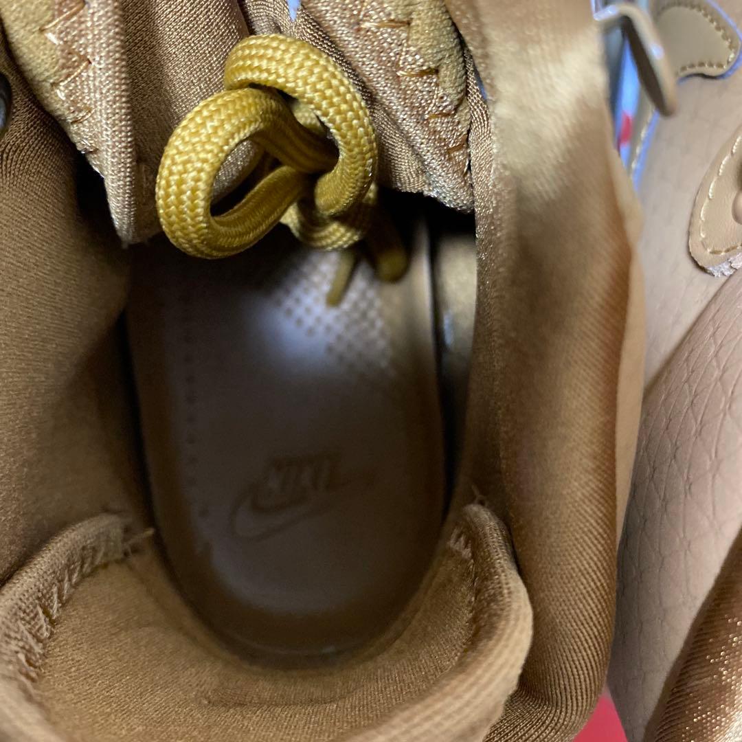 【新品未使用】タグ付きNike ハイカットシューズ ベージュ