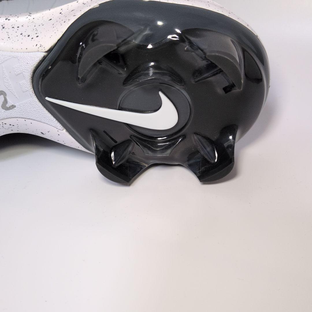 ナイキサッカースパイク　ハイカットスパイク　NIKE