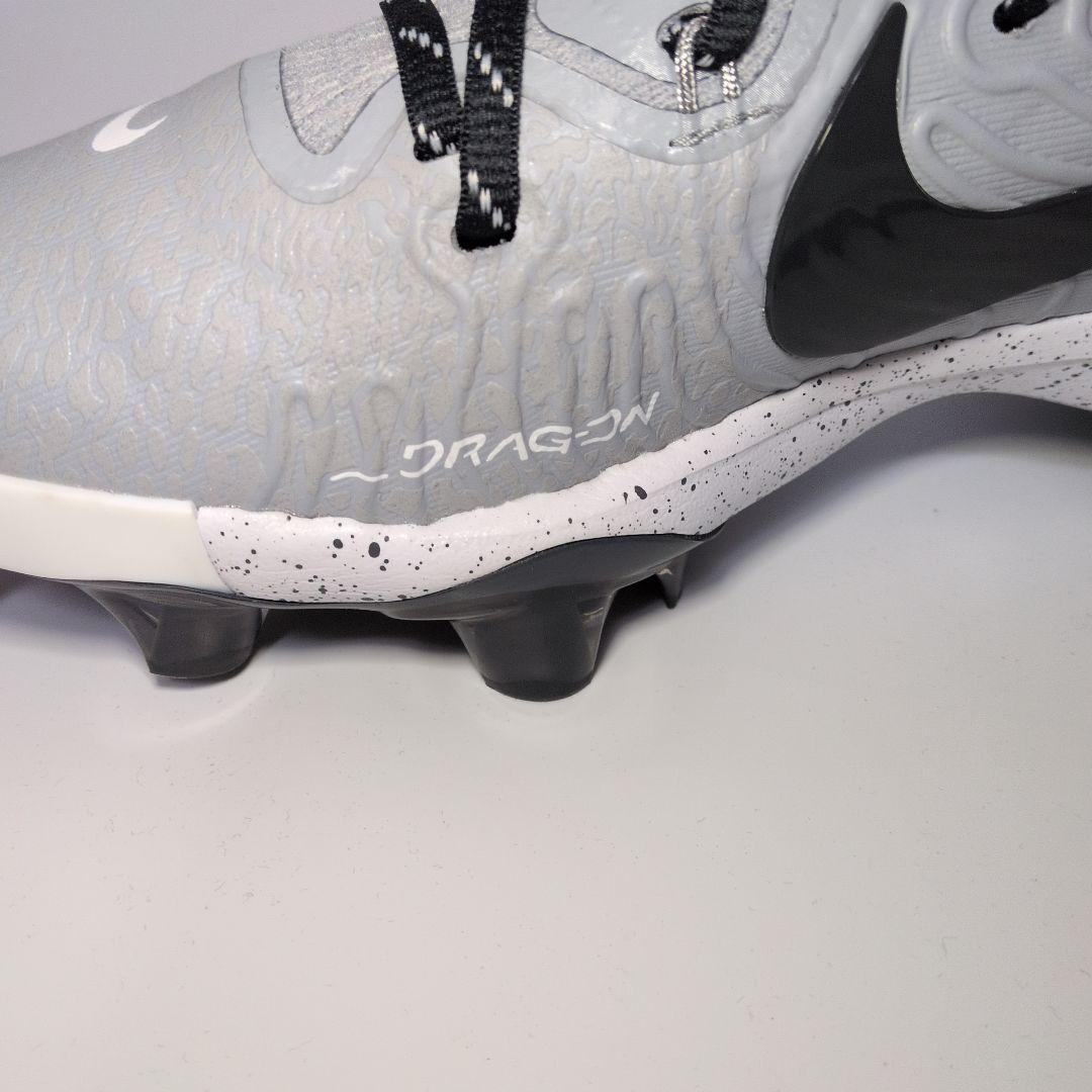 ナイキサッカースパイク　ハイカットスパイク　NIKE