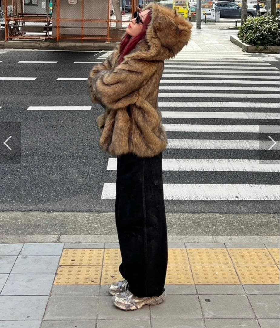 ジャケット・アウター Chikashitsu + hooded cropped fur blouson