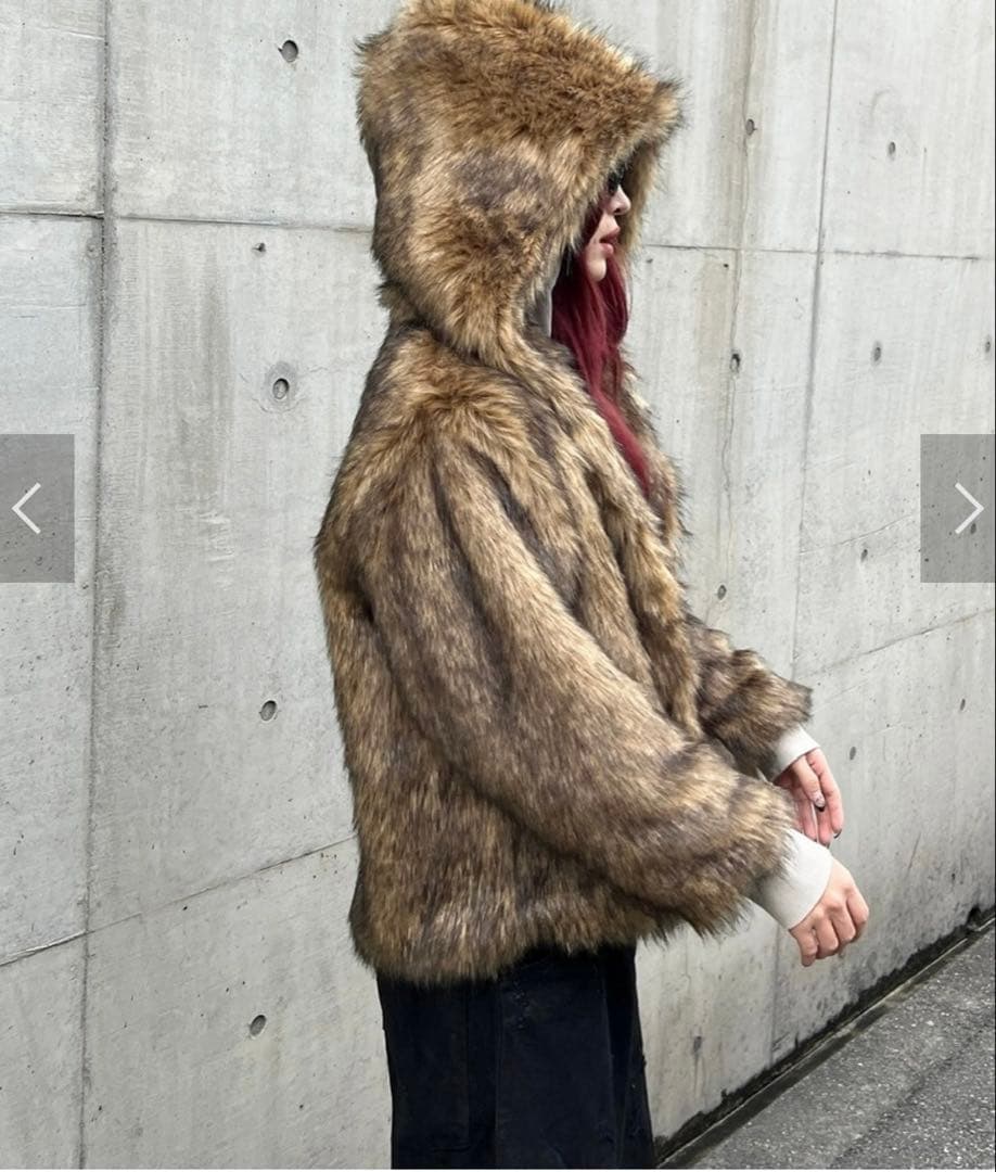 ジャケット・アウター Chikashitsu + hooded cropped fur blouson