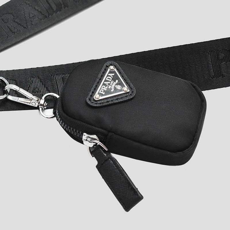 プラダ　ショルダーバック 新品ブラック PRADA ナイロン ショルダーバッグ