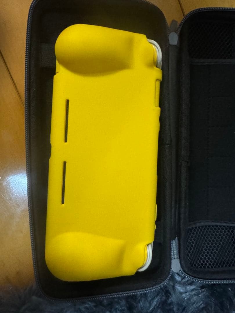 Nintendo Switchlite 黄色　イエロー