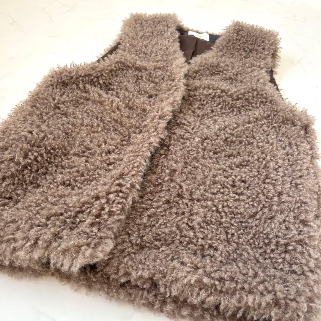 【完売品 美品】23AW イエナ カーリーファージレ 人気のベージュ 追加販売