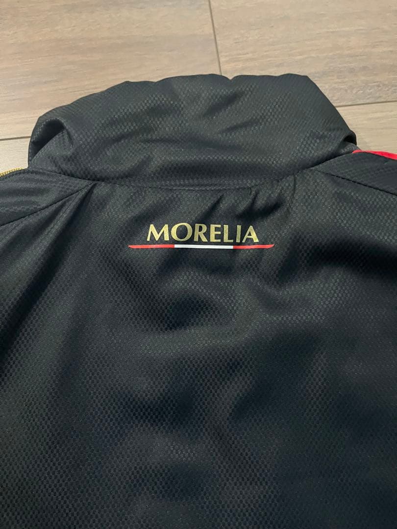 Mizuno Morelia ジャケット 黒/赤　モレリア