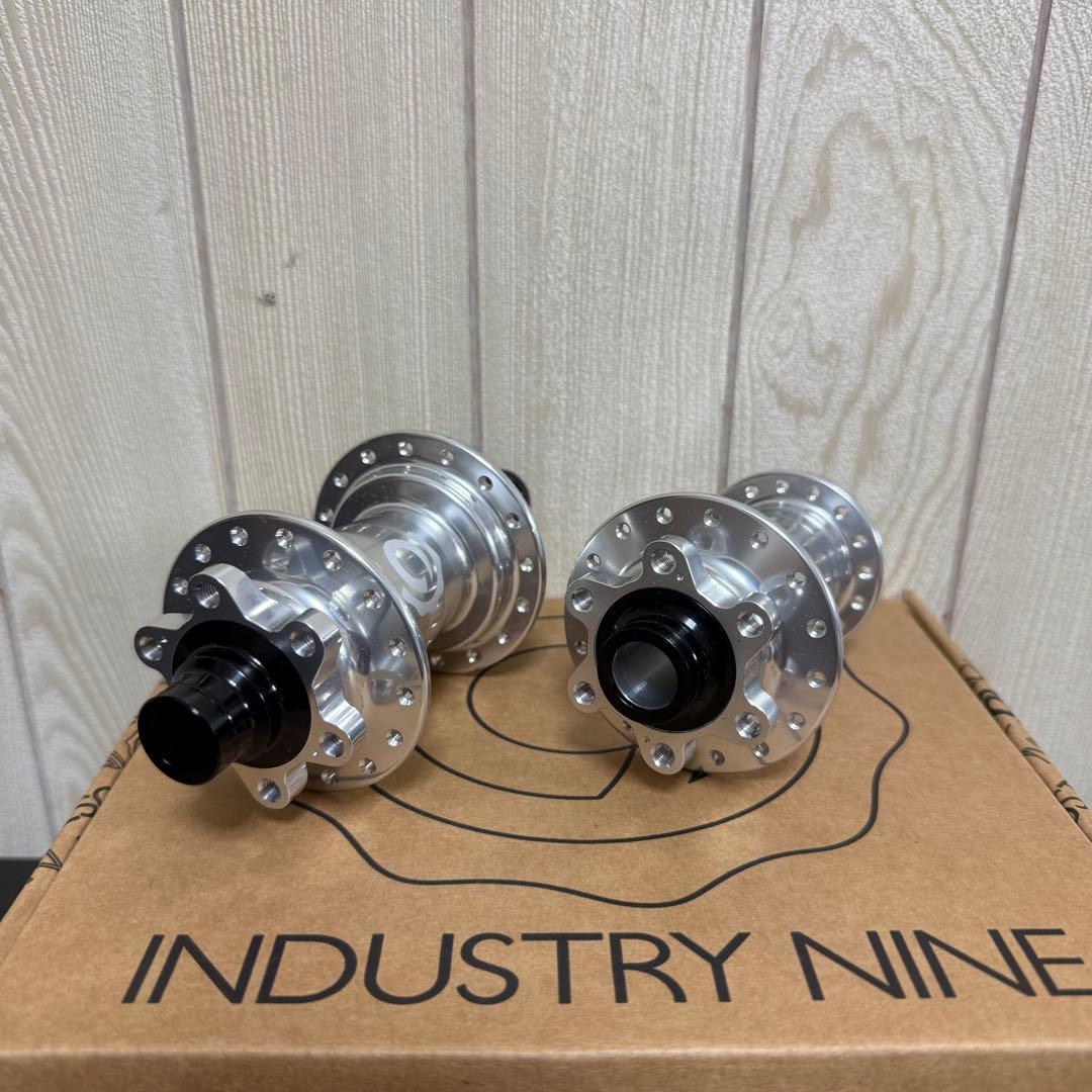 パーツ Industry Nine Hydra Hubert 32hole Silver