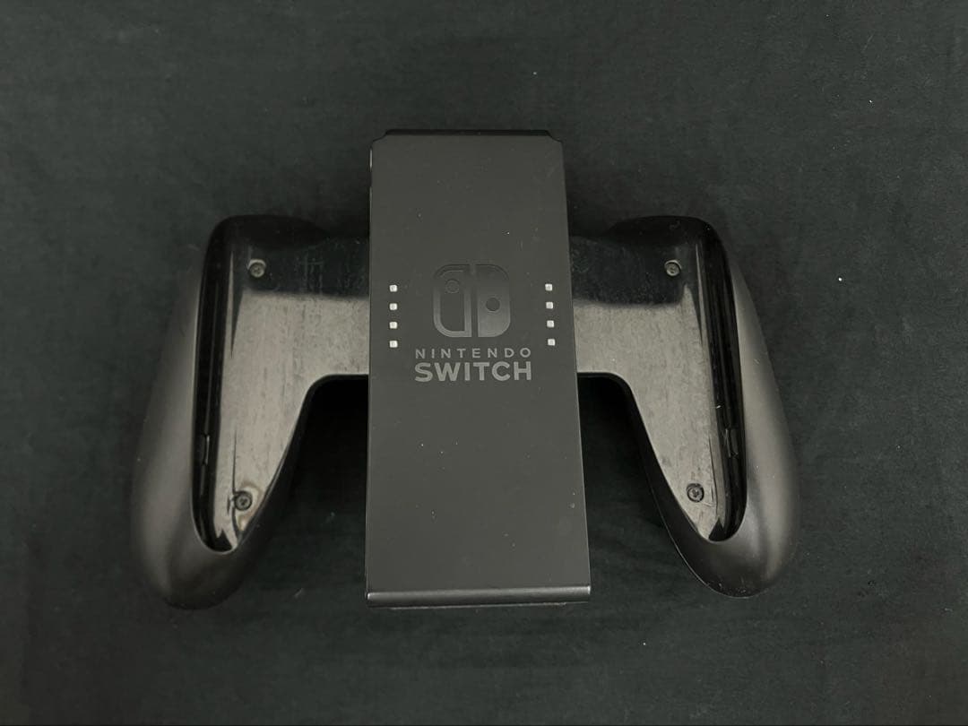 Nintendo Switch 本体 + コントローラー2つ