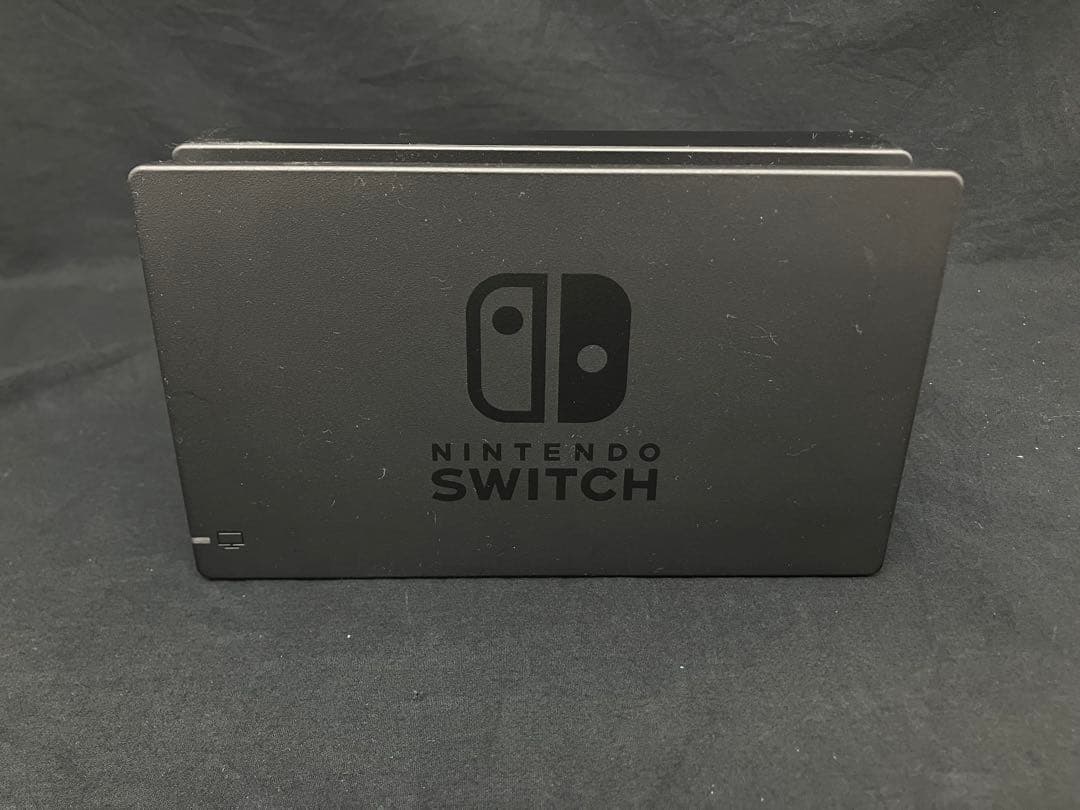 Nintendo Switch 本体 + コントローラー2つ