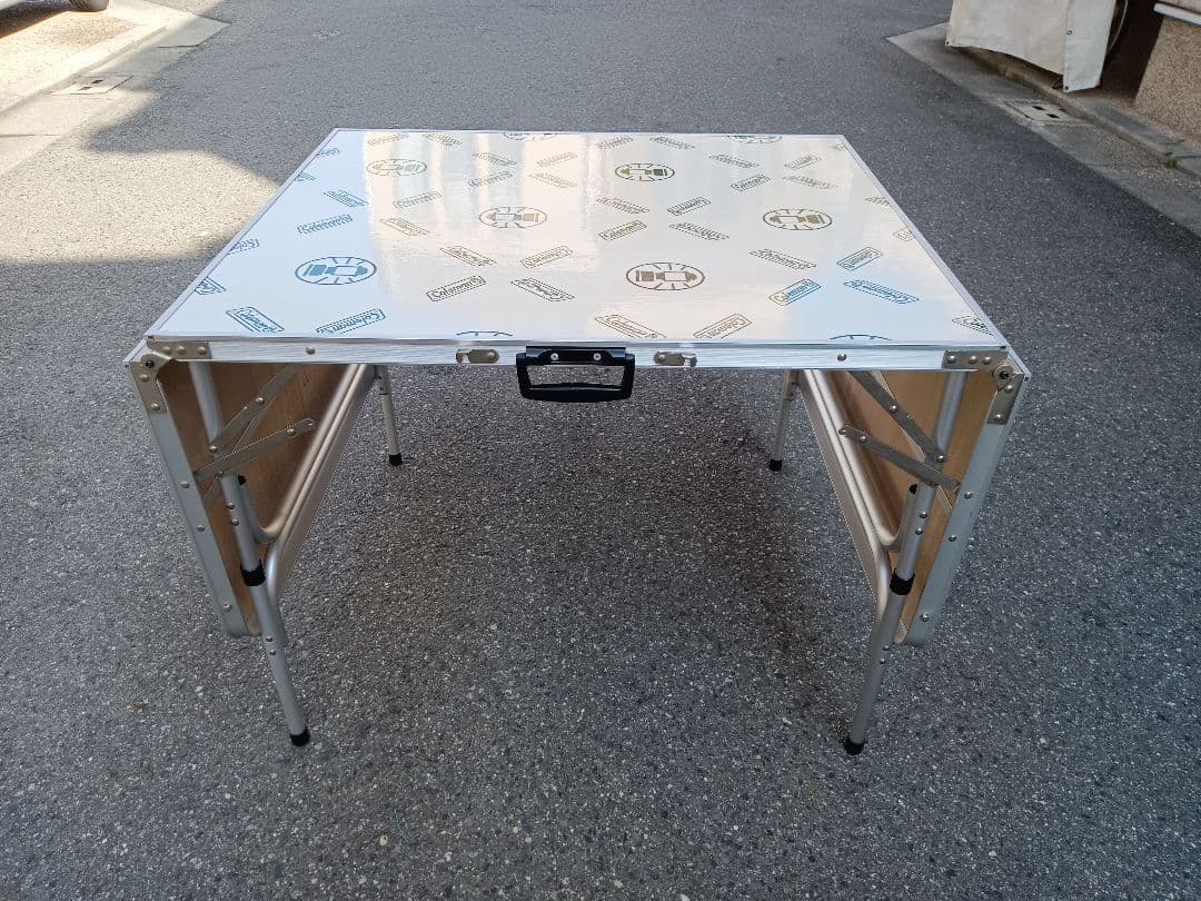 【Coleman】Tri-folding Table 8