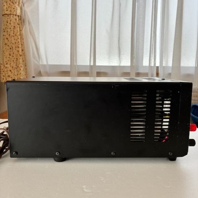 ALINCO 直流安定化電源　DM -130MV