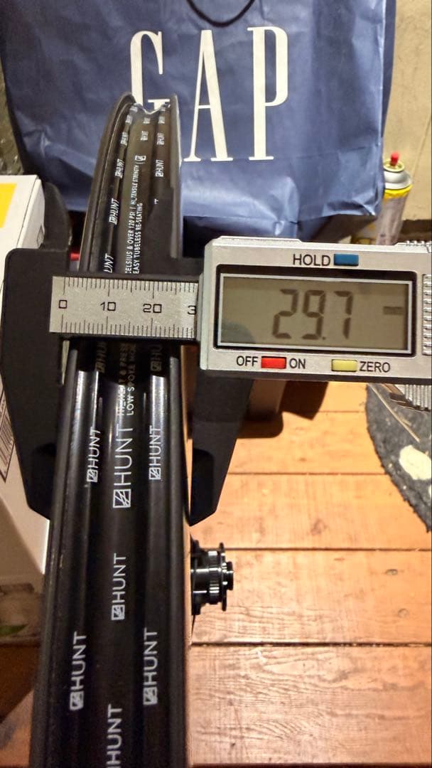 HUNT Aerodynamicist 44 ステンレススポークおまけ付き