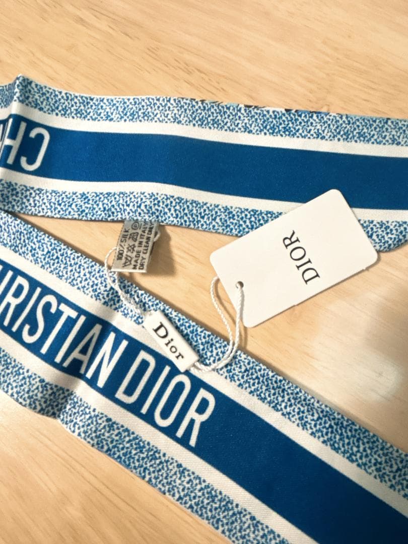 ブルー　 フラワーデザイン シルクスカーフ（2025） DIOR