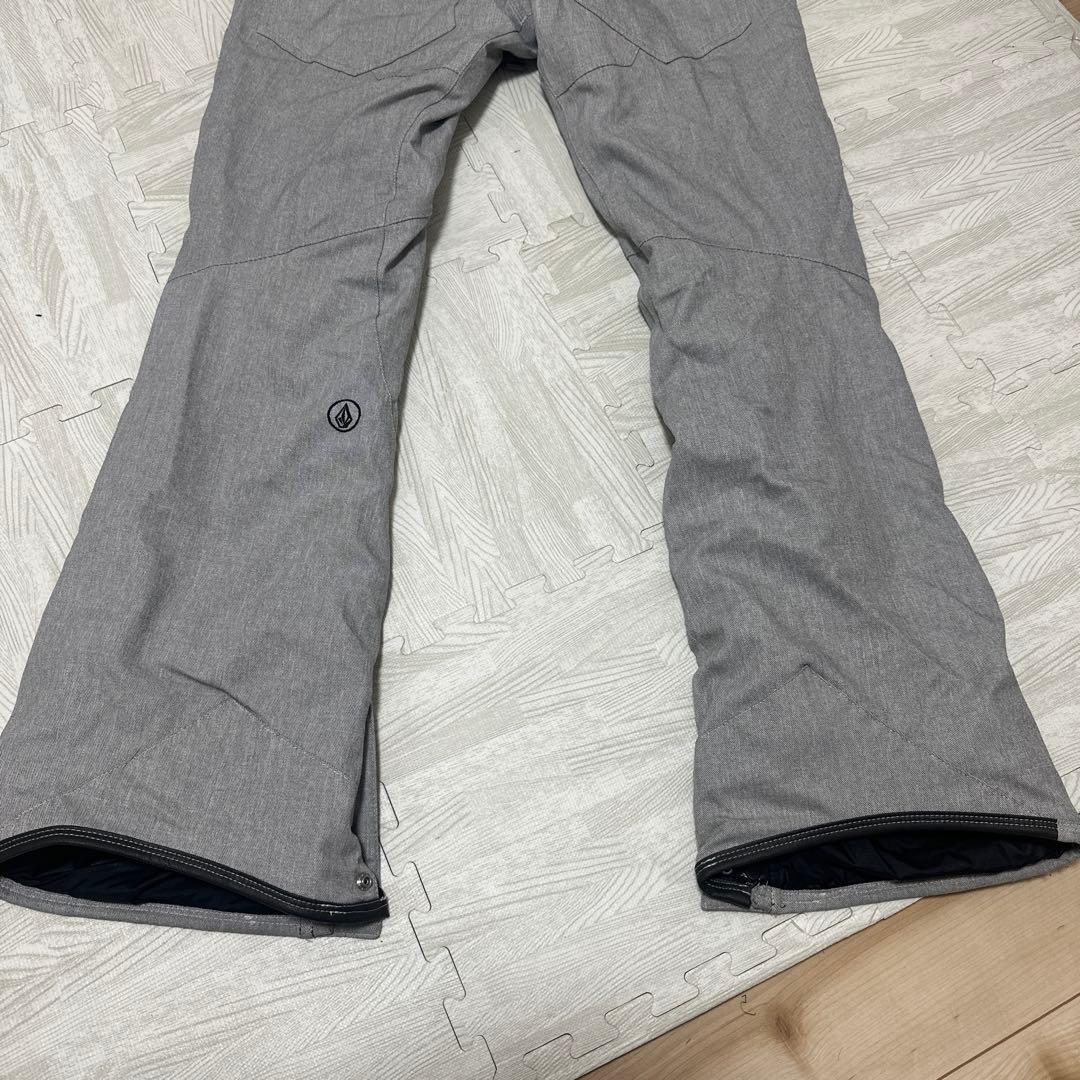 限定値SALE早い者勝ち⭐︎上下セット！！VOLCOM⭐︎スノーウェア　レディース