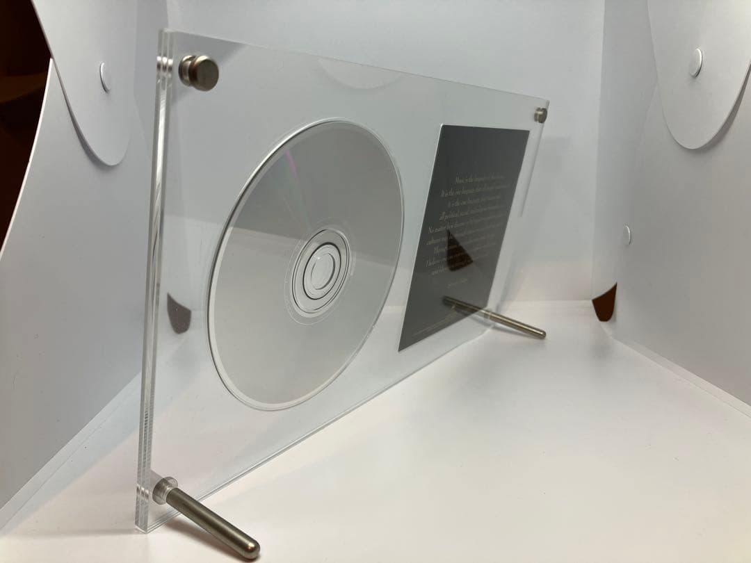 スティーヴン・セガール 直筆サイン入り本人曲CD 特製アクリルフレーム入り