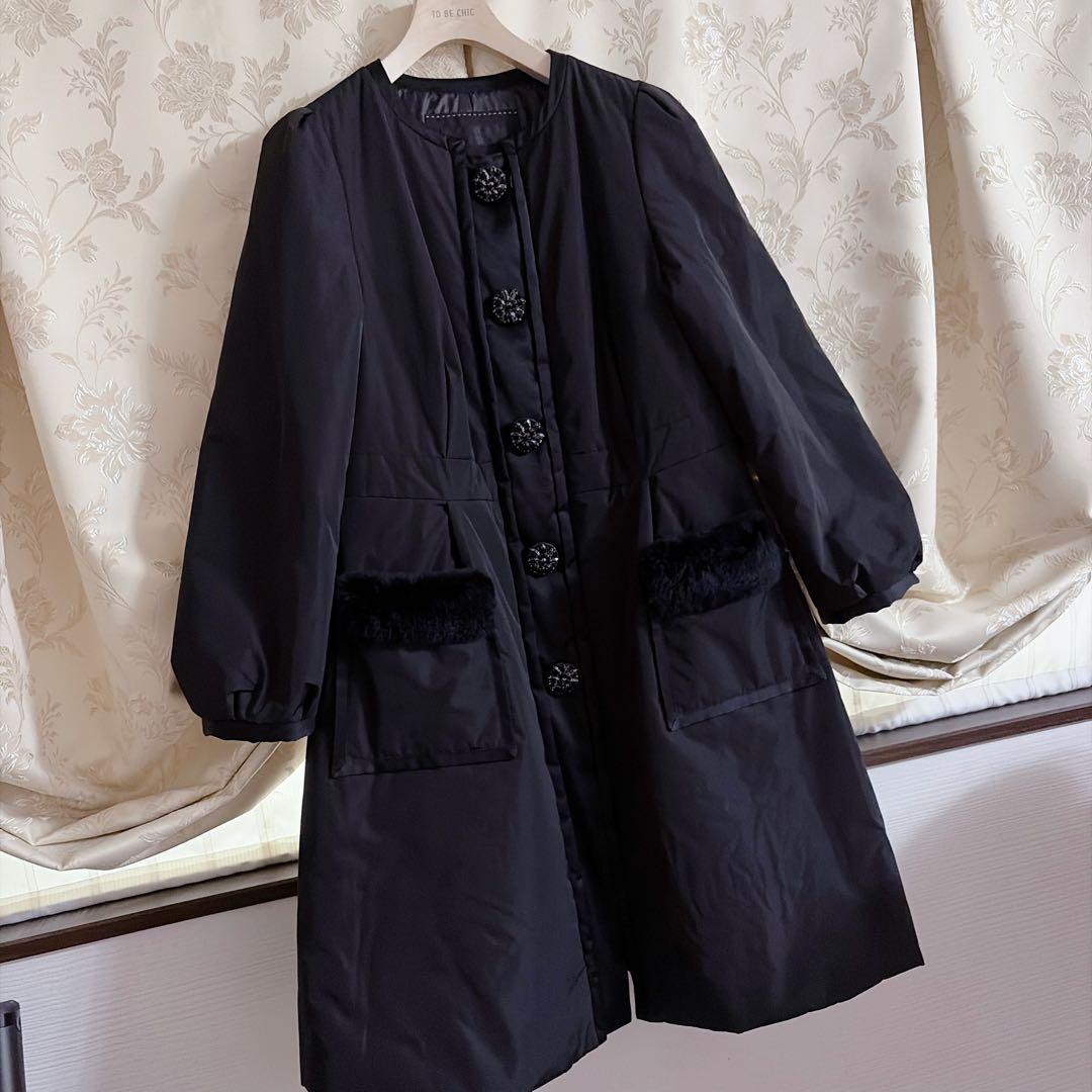 美品 大きいサイズ トゥービーシック ビジュー フレアダウンコート