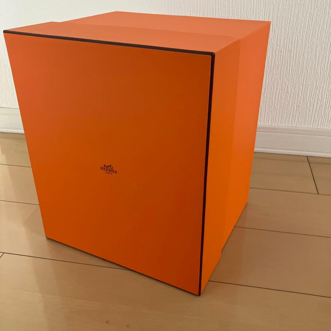 HERMÈS 特大ギフト箱　空箱　Large-sized empty box