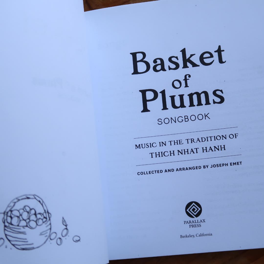 セール！　洋書　Basket of Plums Songbook