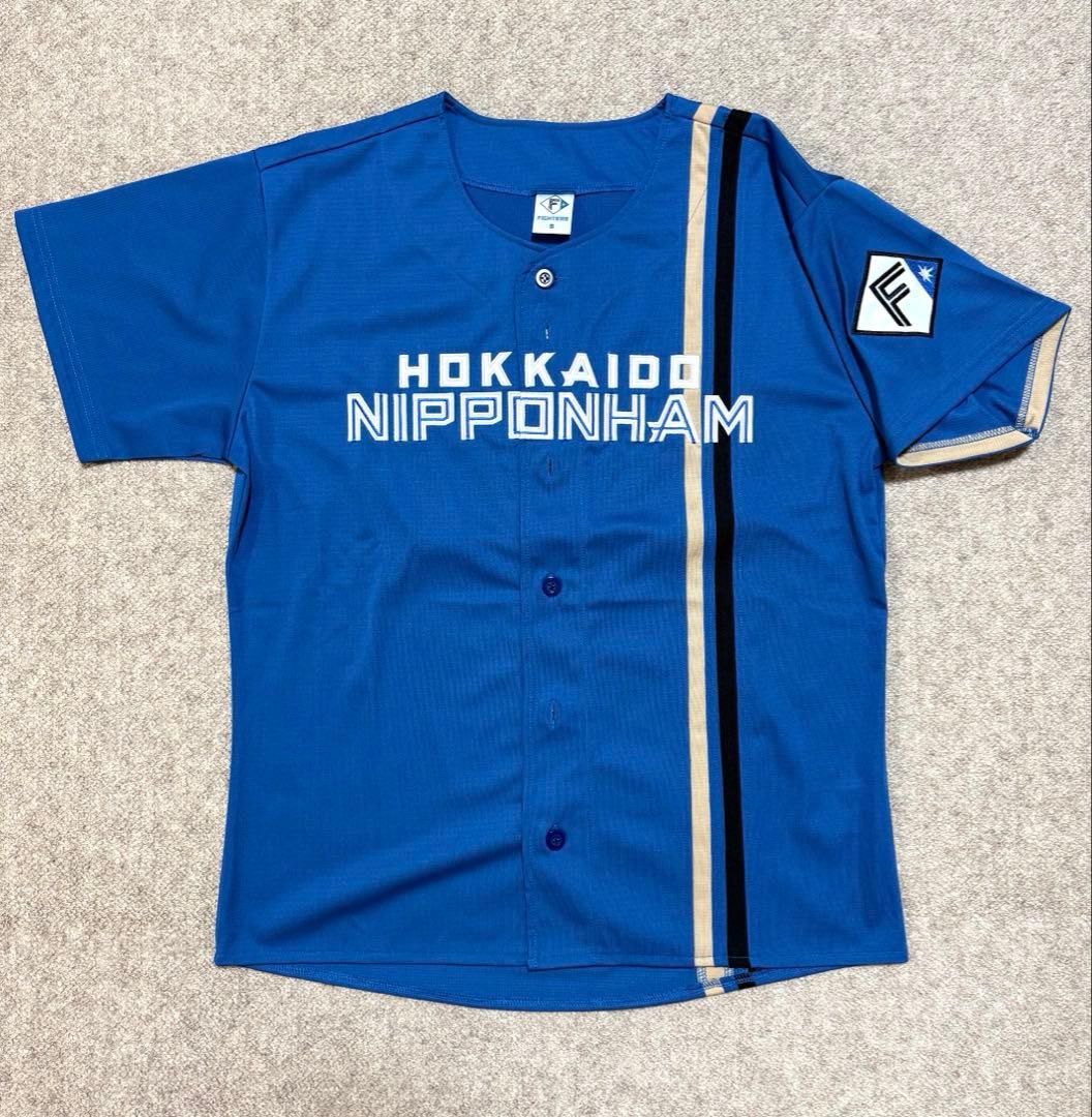 北海道日本ハムファイターズ　伏見寅威　サイン入りユニフォーム　ビジター　Sサイズ
