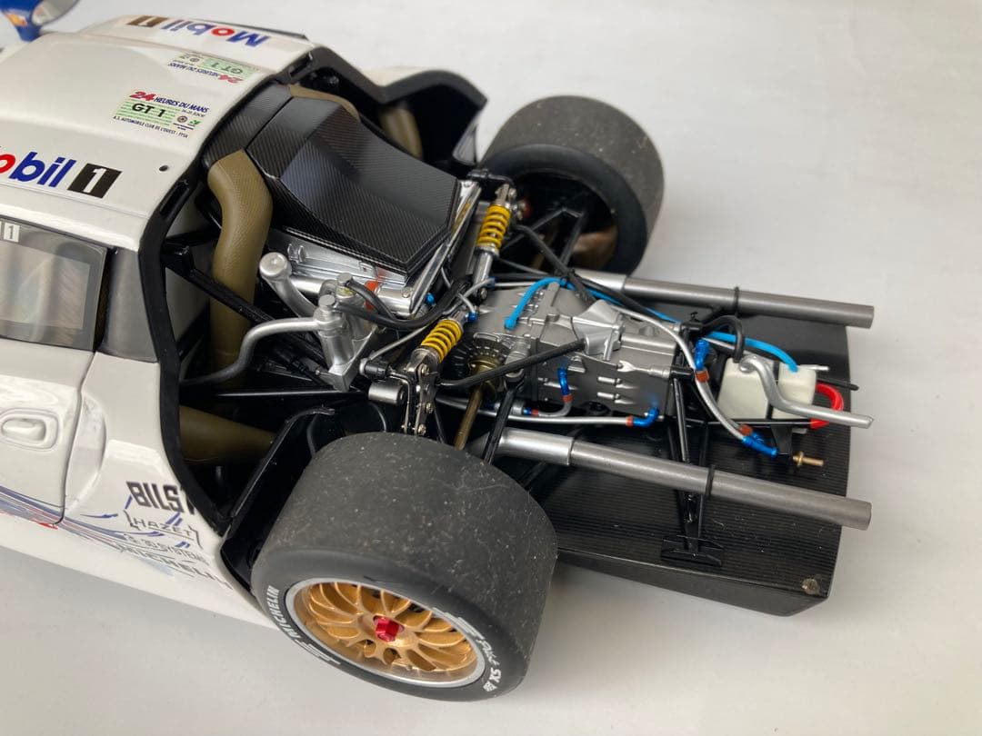 AUTOart 1/18 ポルシェ911GT1 #25 1997年ルマン24時間