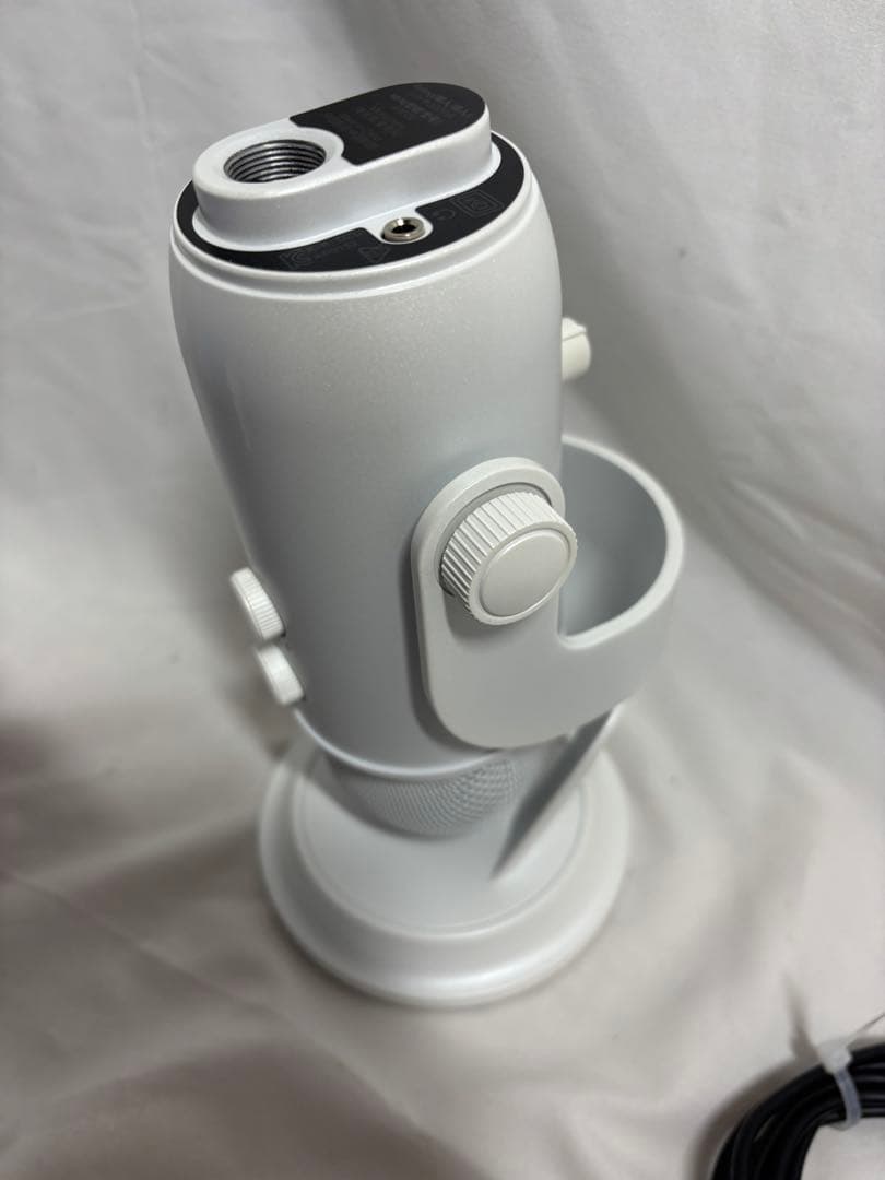 ☆美品☆ロジクール　USBコンデンサーマイク　Yeti イエティ　ホワイト
