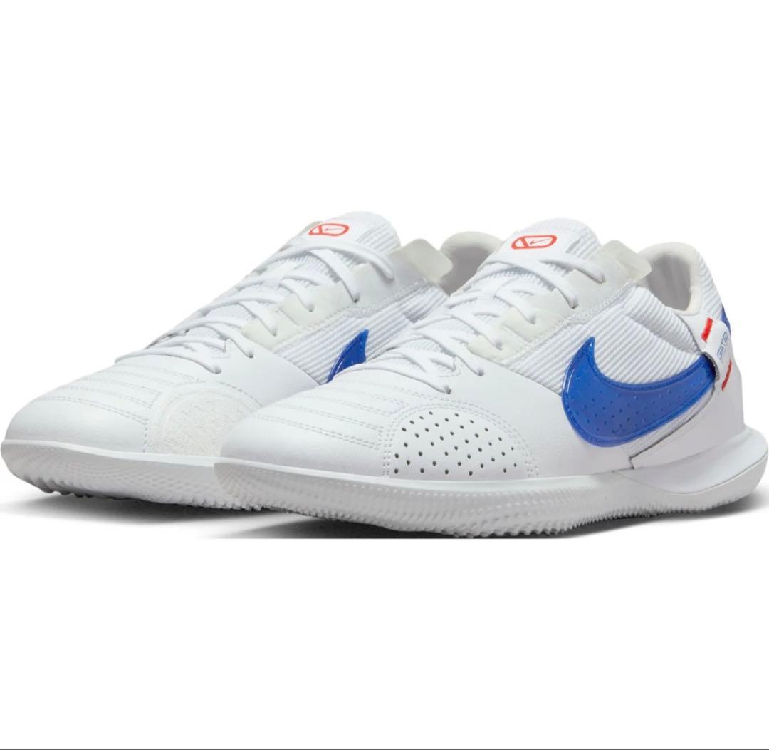 暮らしNike GATO フットサルシューズ ホワイト/ブルー26.5cm