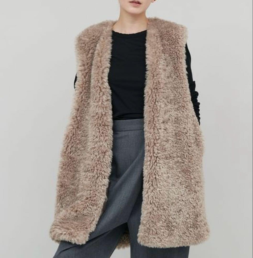 美品✨23AW✨定価2.6万✨カレンソロジー　シープライクファーベスト